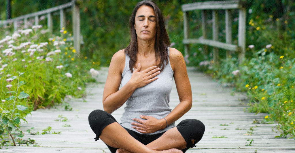praticar meditação para aliviar ansiedade